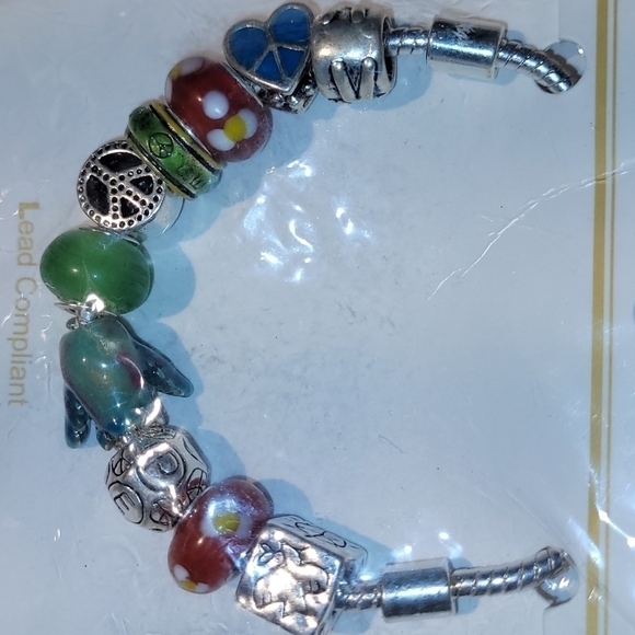 Bracelet with Various Charms - Picture 2 of 7